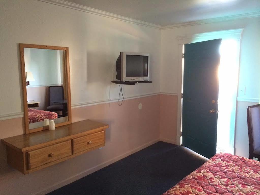 Hamlet Motel Newman Экстерьер фото