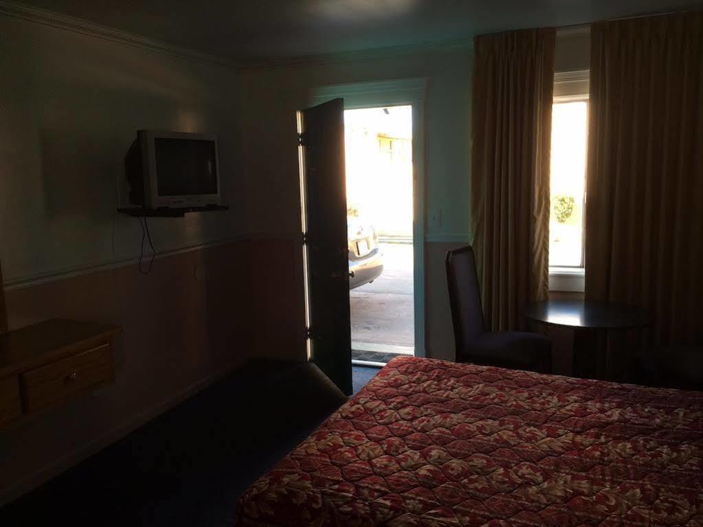 Hamlet Motel Newman Экстерьер фото