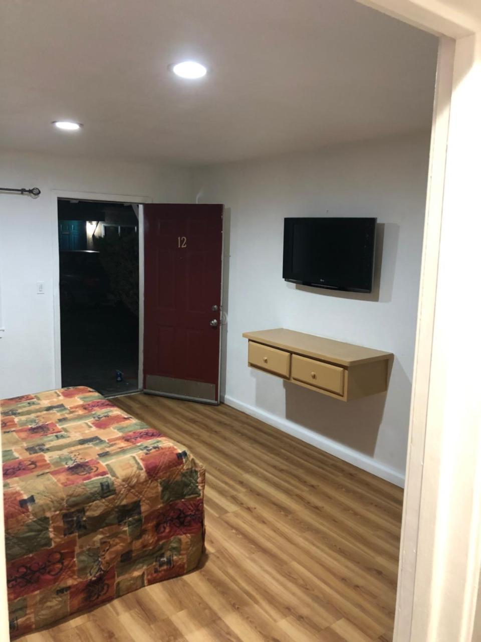 Hamlet Motel Newman Экстерьер фото